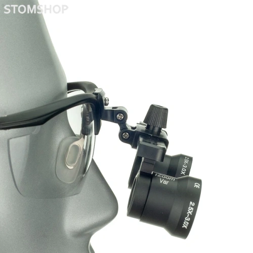 iZoom Flip-up Loupes Rudilite Frame - стоматологические бинокулярные лупы системы Flip-up на титановой оправе, рабочее расстояние 360-460 мм, увеличение 2.5х - 3.0x (мультизум) | DentLight (США)
